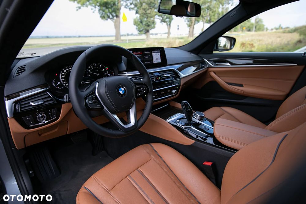 BMW Seria 5 530i Luxury Line - 36