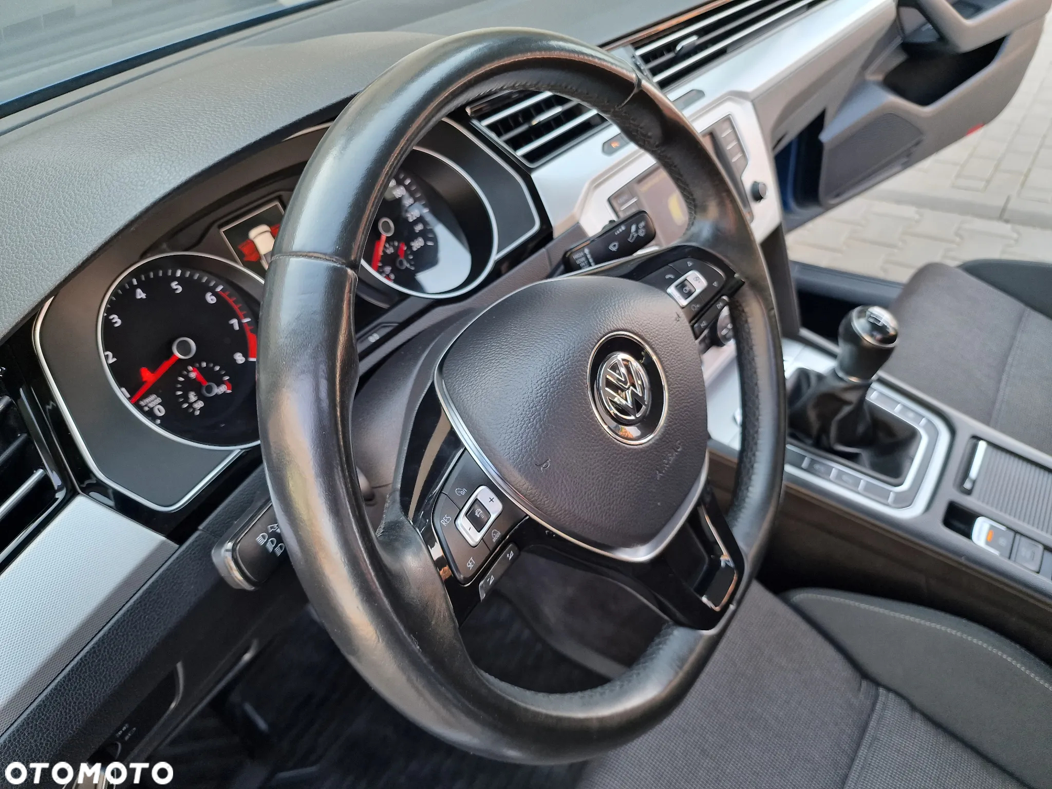 Volkswagen Passat 1.8 TSI BMT Comfortline - 27