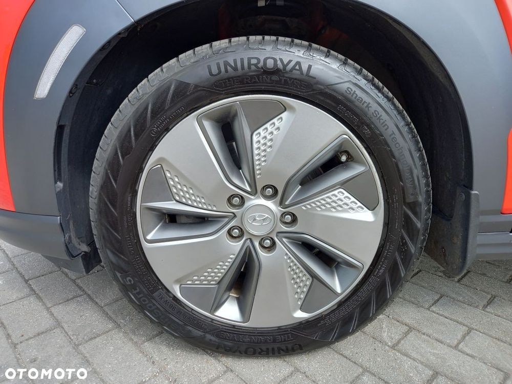 Hyundai Kona 64kWh Platinum - 10