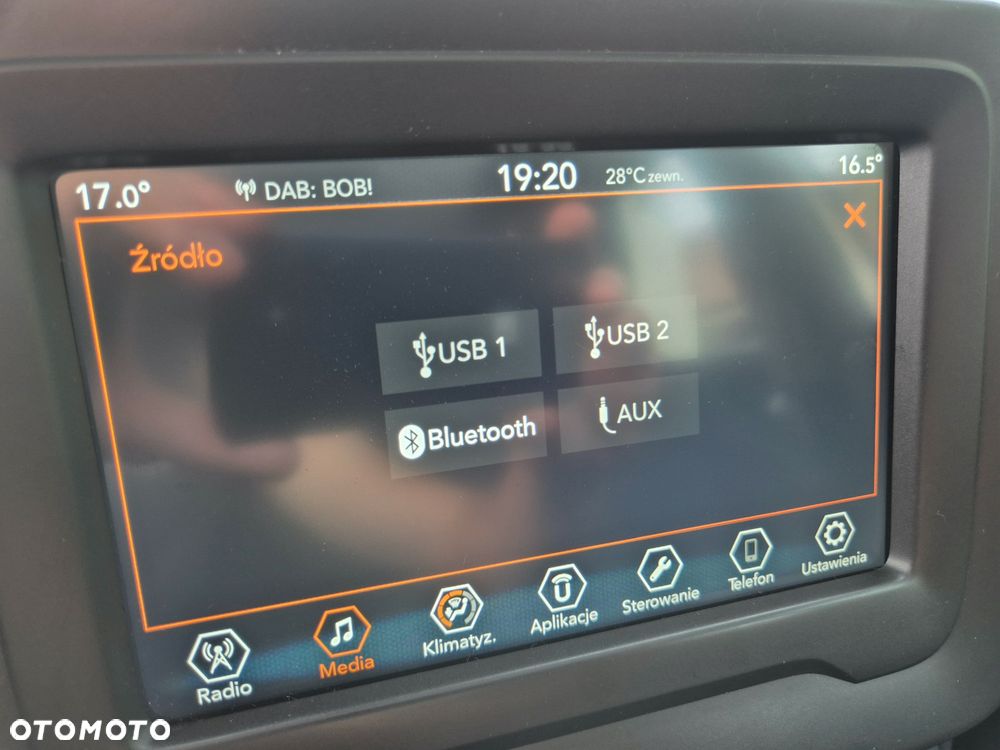 Jeep Renegade 1.4 MultiAir Limited - 26
