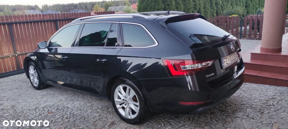 Skoda Superb 2.0 TDI Ambition - 4