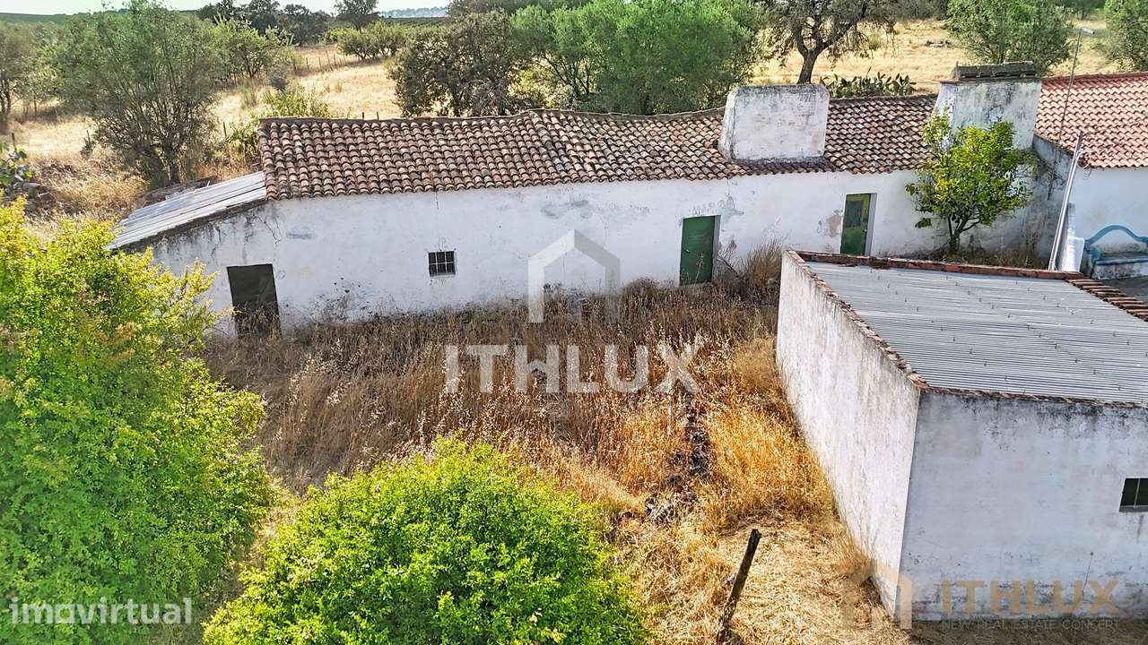 Quintinha com casa para recuperar em São Gregório,  Arraiolos - Grande imagem: 2/15