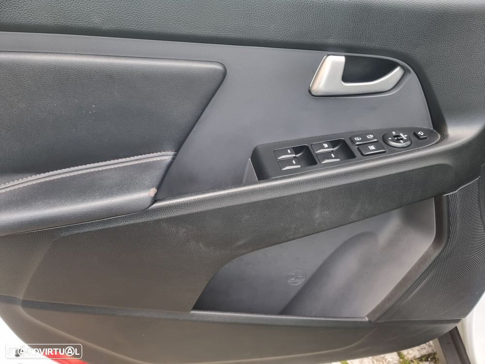 Kia Sportage 1.7 CRDI ISG LX - 29