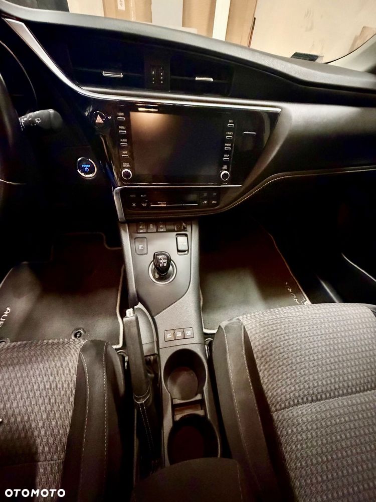 Toyota Auris Hybrid 135 Selection - 15