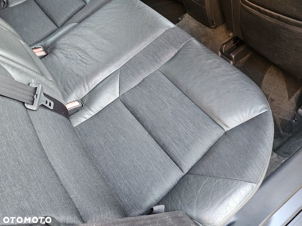 Volvo V70 2.4 Optima - 30