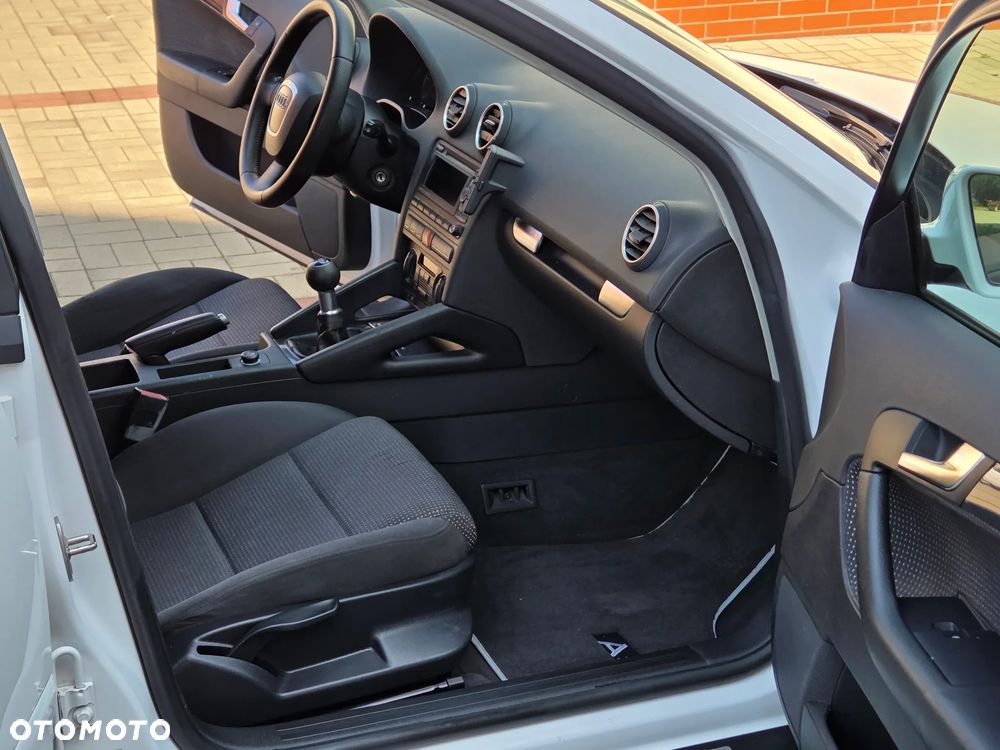 Audi A3 Sportback 1.9 TDI DPF Ambiente - 20
