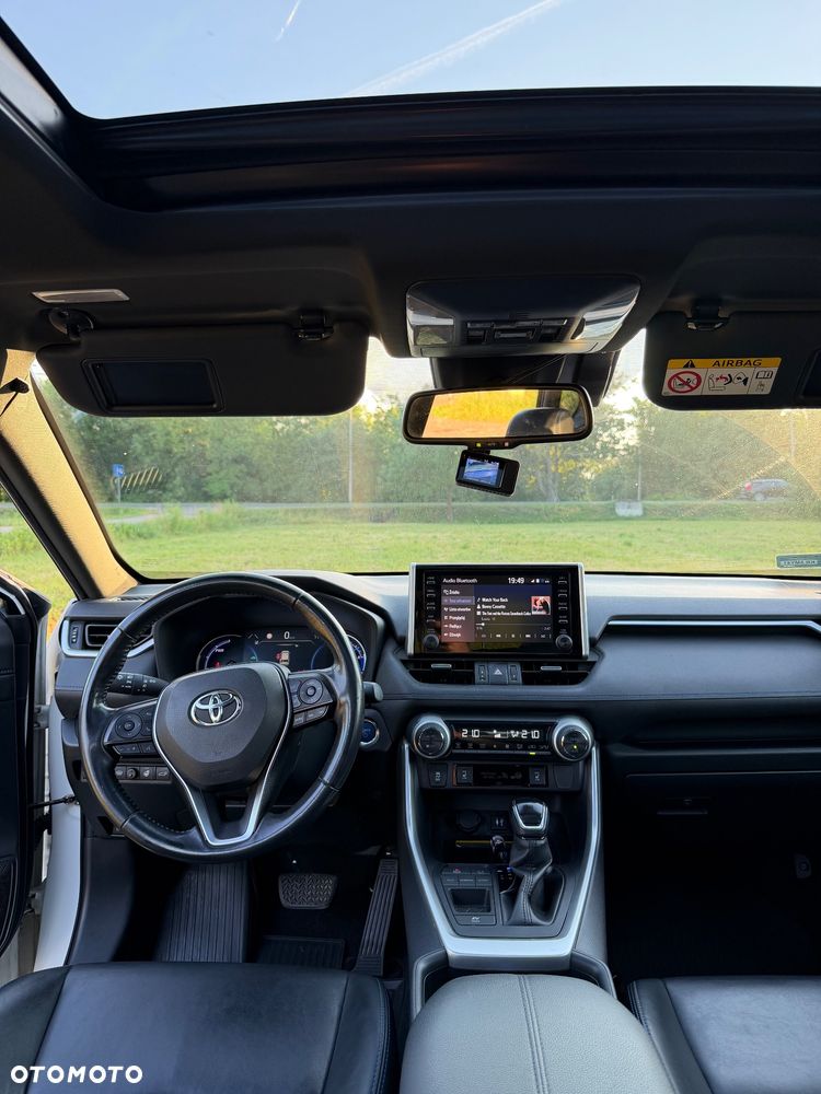 Toyota RAV4 Hybrid Selection 4x2 - 8