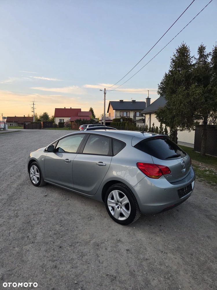 Opel Astra 1.4 ecoFLEX Cosmo - 5