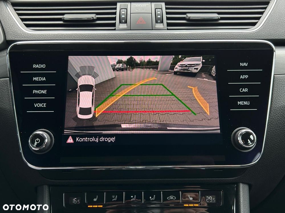 Skoda Superb 2.0 TDI Style DSG - 30