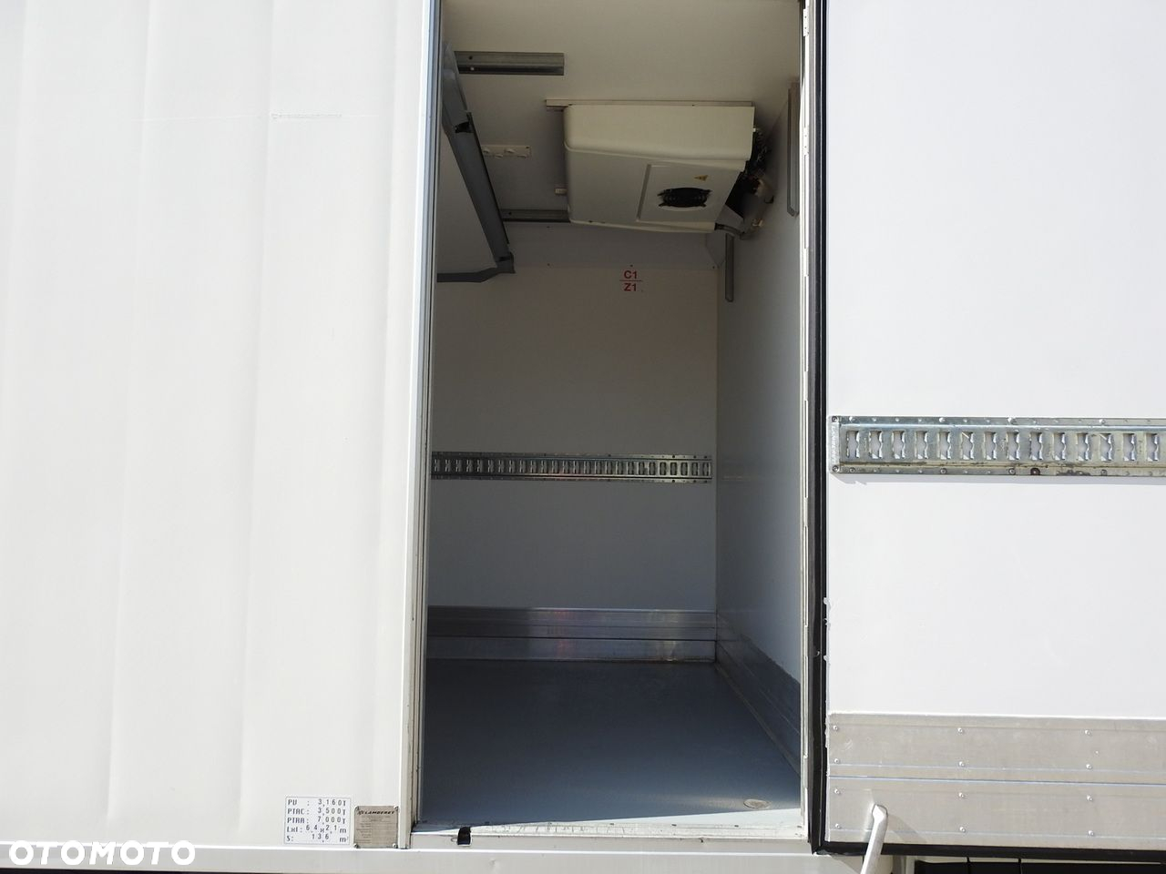 Iveco DAILY 35C15 KONTENER CHŁODNIA -12*C ZASILANIE 230V BLIŹNIACZE KOŁA  150KM - 19