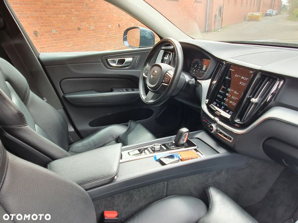 Volvo XC 60 B4 B Geartronic Momentum Pro - 11