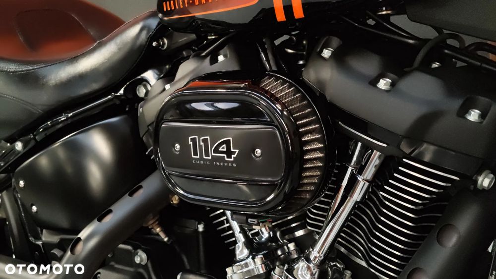 Harley-Davidson Softail Street Bob - 17