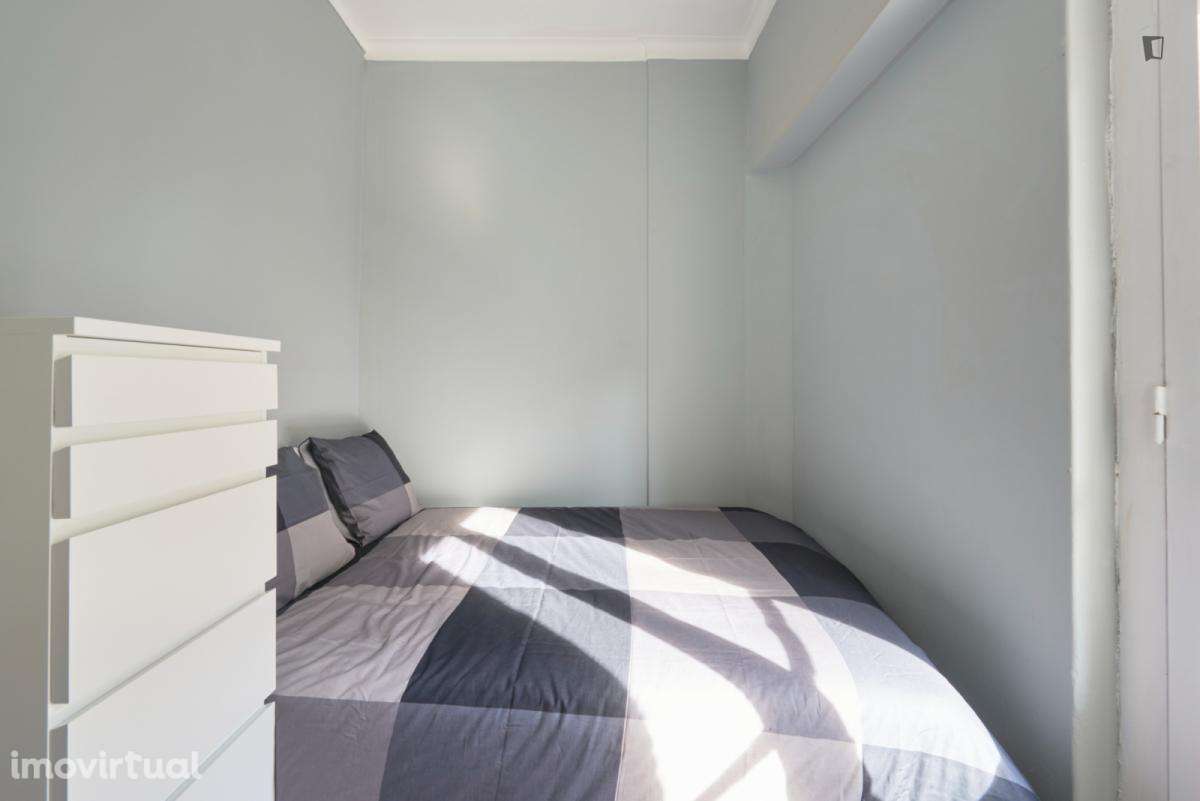 Quarto - localizado em Benfica Lisbon - Grande imagem: 3/23