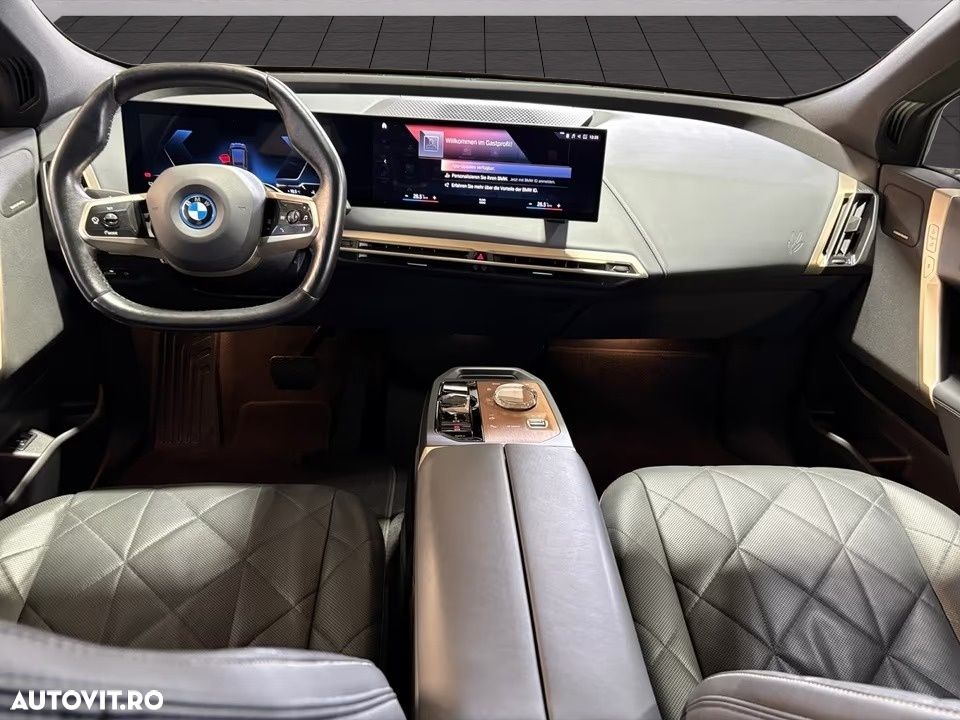BMW iX xDrive40 - 11