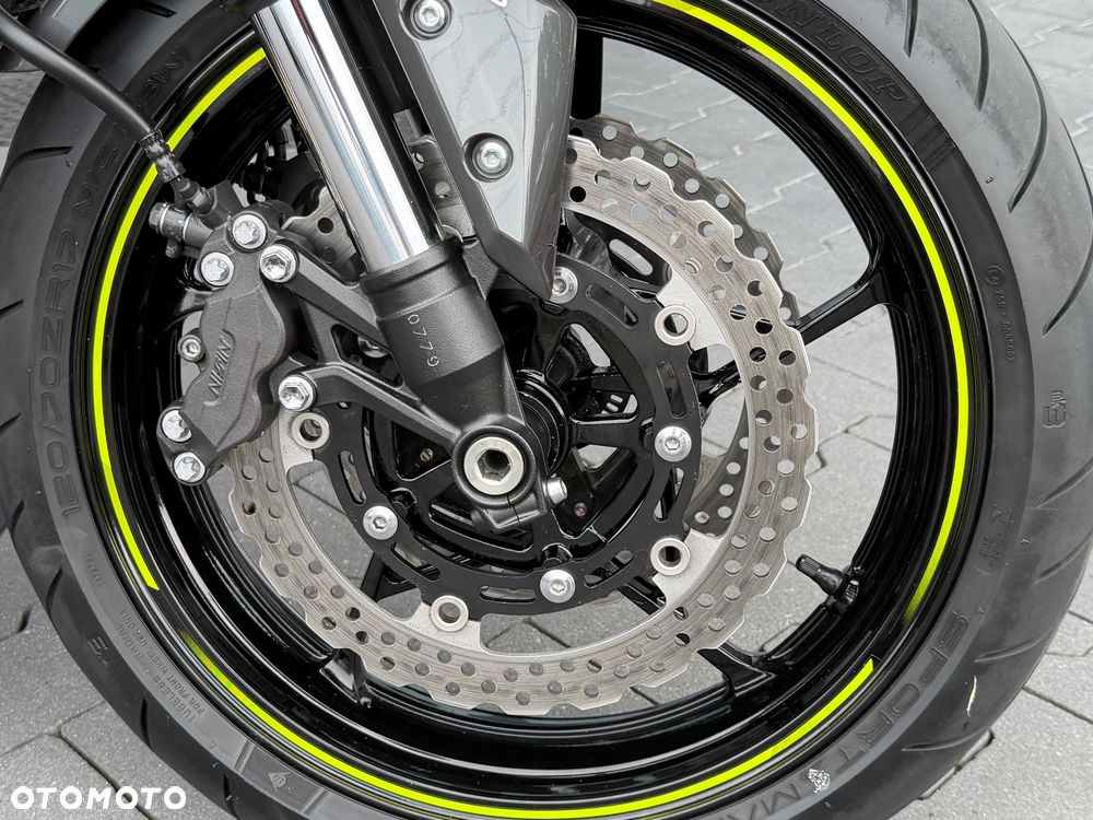 Kawasaki Z 900 - 20