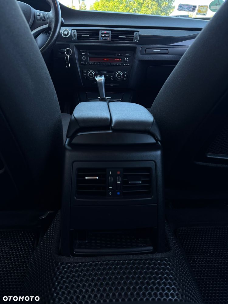 BMW Seria 3 318d - 20
