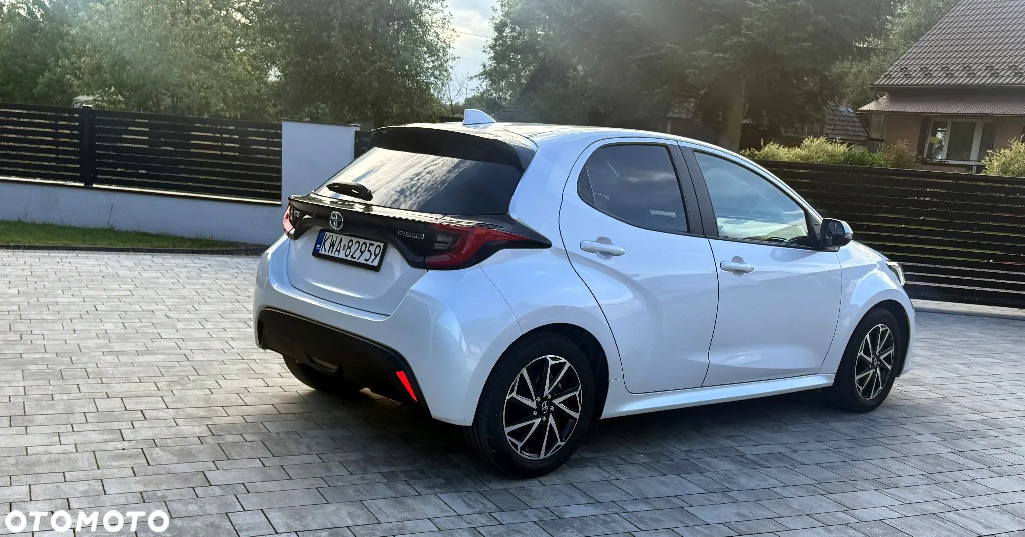 Toyota Yaris Hybrid 1.5 Premiere Edition - 4