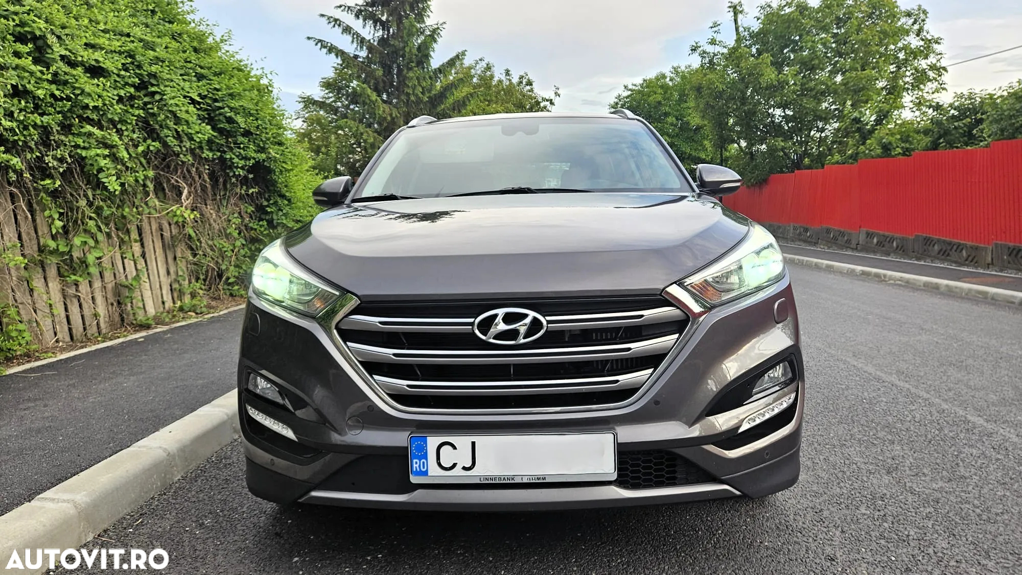Hyundai Tucson 2.0 CRDI 4WD 6AT Premium+ - 34