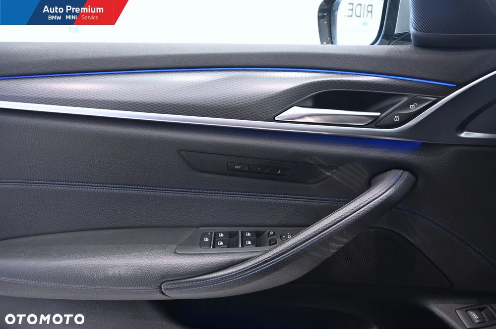 BMW Seria 5 520d xDrive - 12