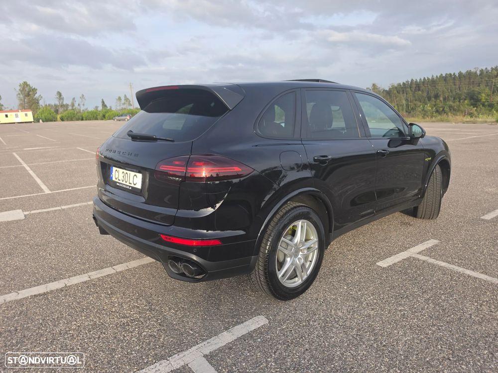 Porsche Cayenne S E-Hybrid Platinum Edition - 35