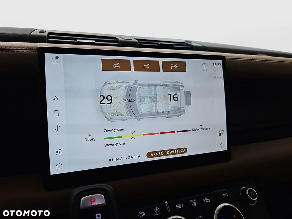 Land Rover Defender 3.0 D300 mHEV X-Dynamic HSE - 35
