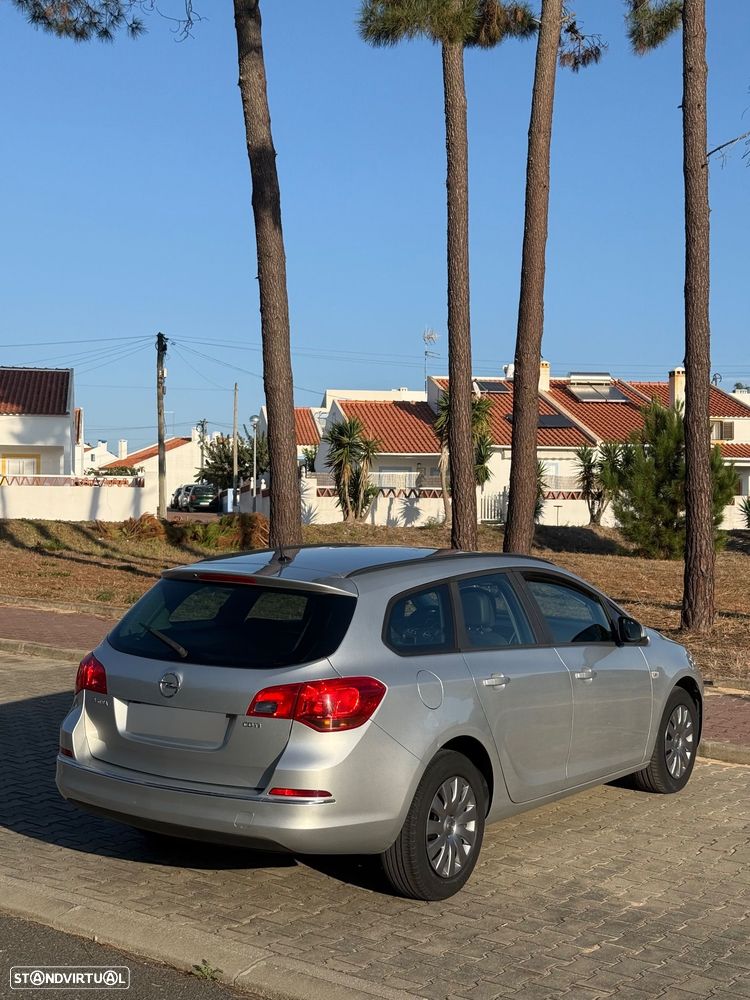 Opel Astra Sports Tourer - 1