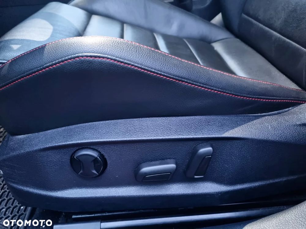 Volkswagen Golf GTI (BlueMotion Technology) DSG Performance - 14
