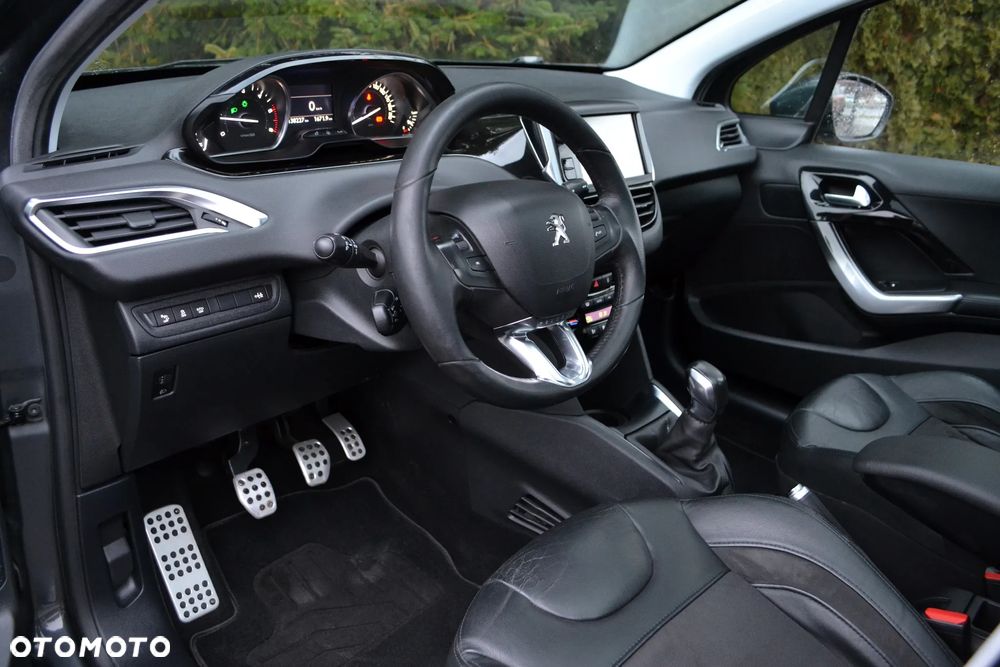 Peugeot 208 BlueHDi 100 GT Pack - 12