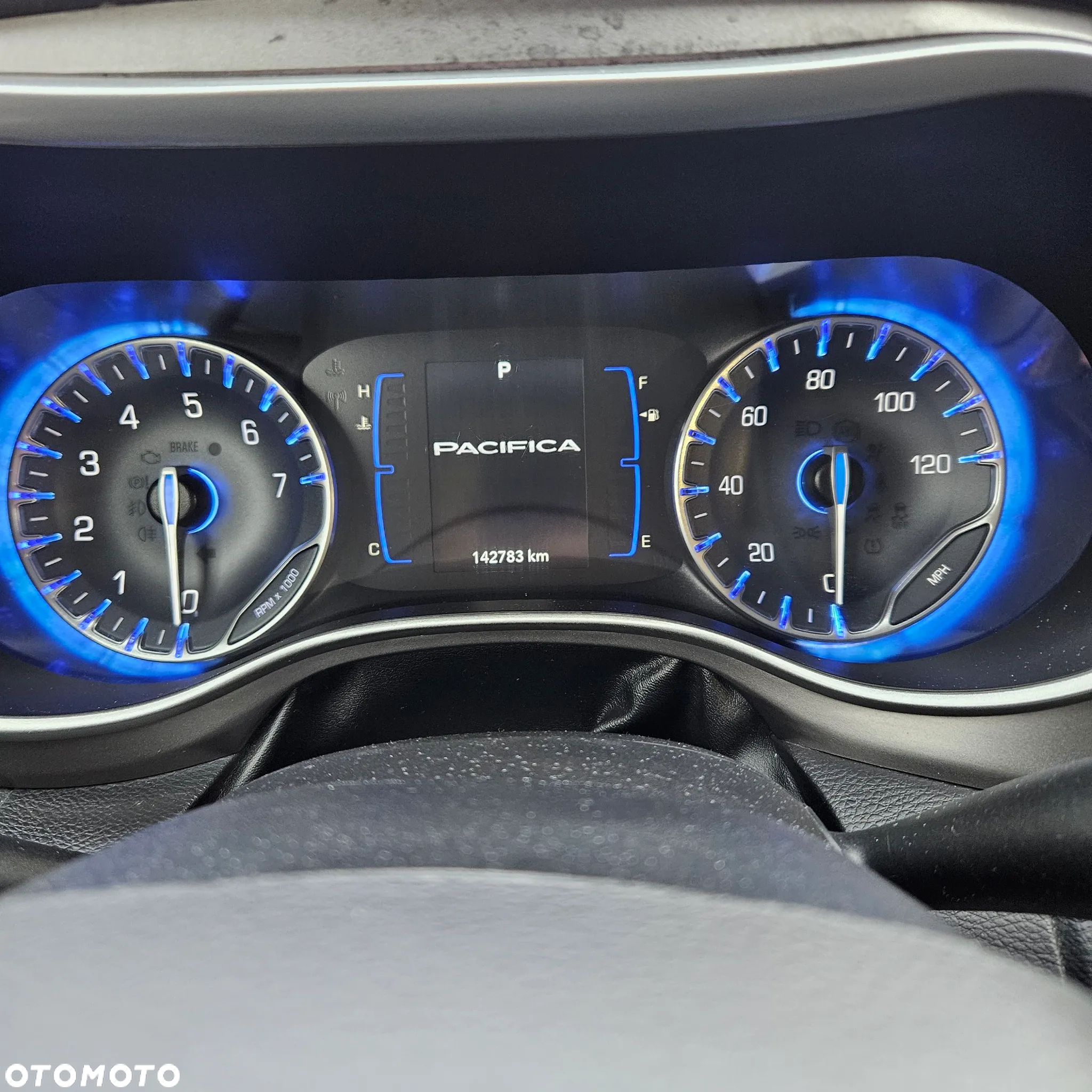 Chrysler Pacifica - 33