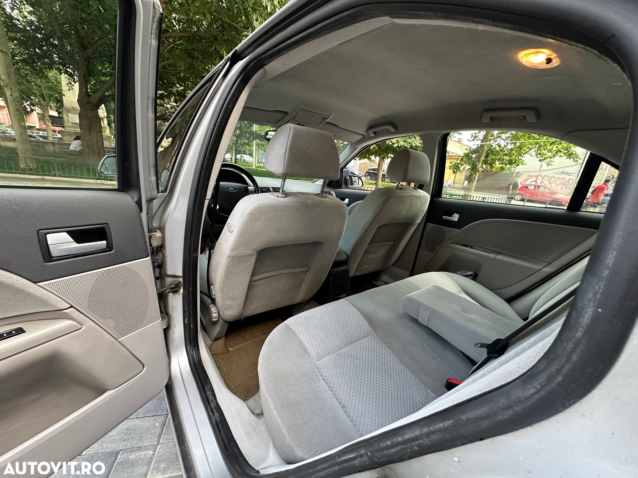Ford Mondeo 2.0TDCi Ghia - 7