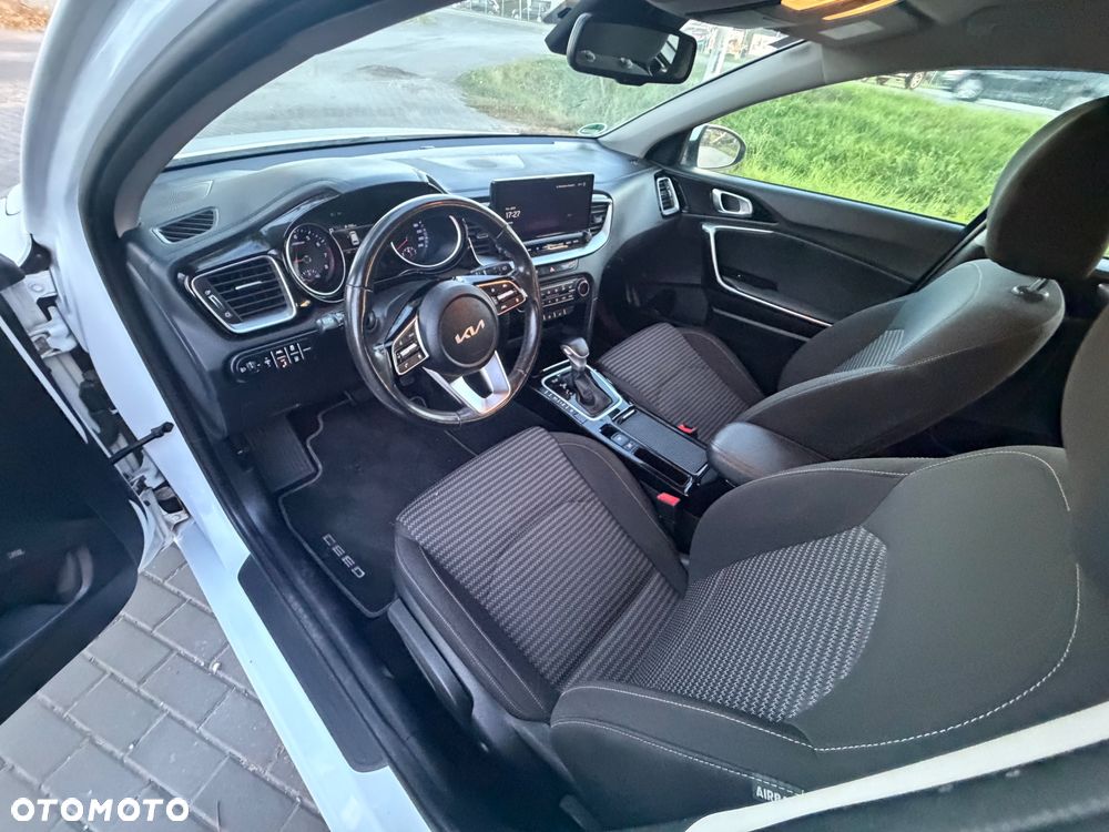 Kia Ceed - 9