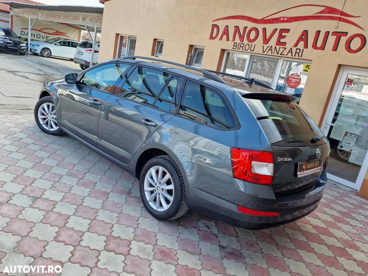 Skoda Octavia Combi 2.0 TDI (Green tec) DSG Ambition - 4