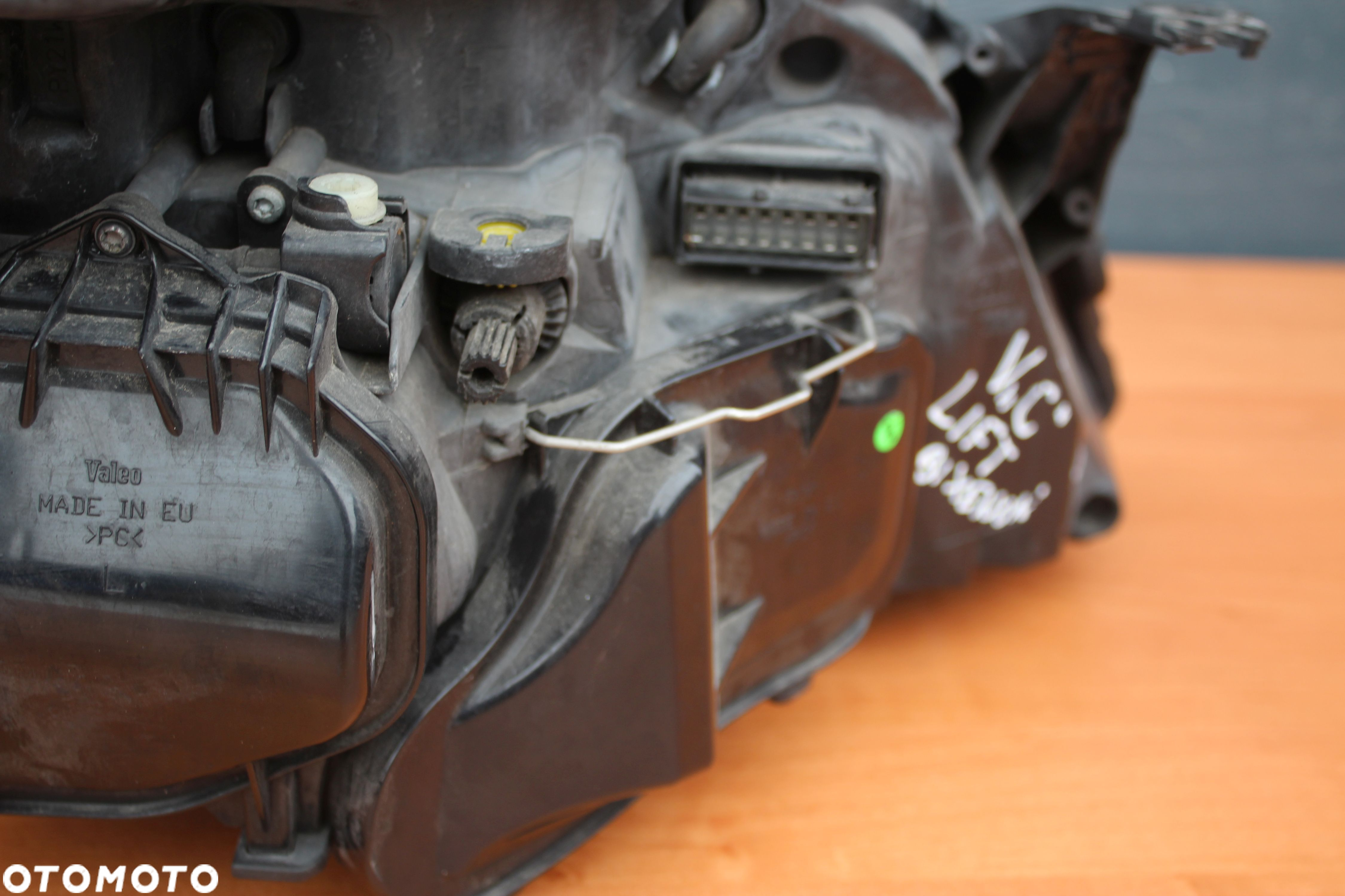 LAMPA LEWA PRZÓD PRZEDNIA LEWA BI-XENON SKRĘTNY OPEL VECTRA C SIGNUM LIFT EUROPA 13170933 - 15