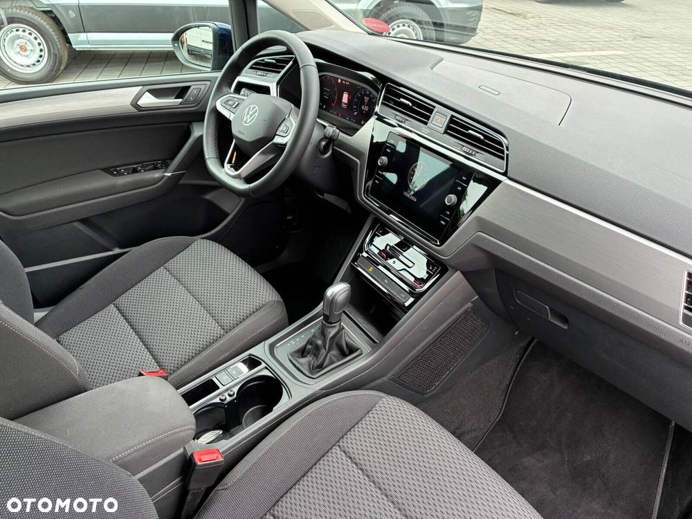 Volkswagen Touran - 26