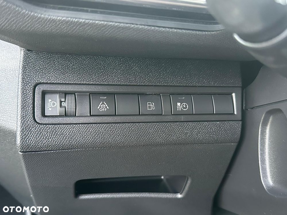 Peugeot 3008 1.6 PureTech Hybrid4 PHEV Allure S&S EAT8 - 17