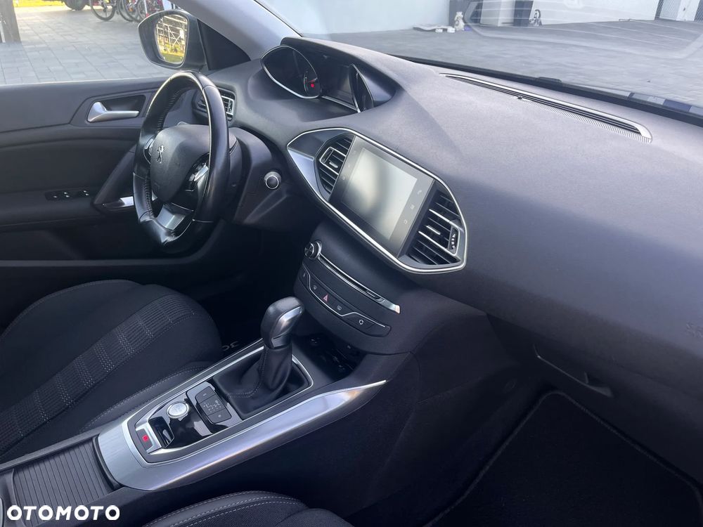Peugeot 308 BlueHDi FAP 120 EAT6 Stop&Start GT-Line Edition - 17