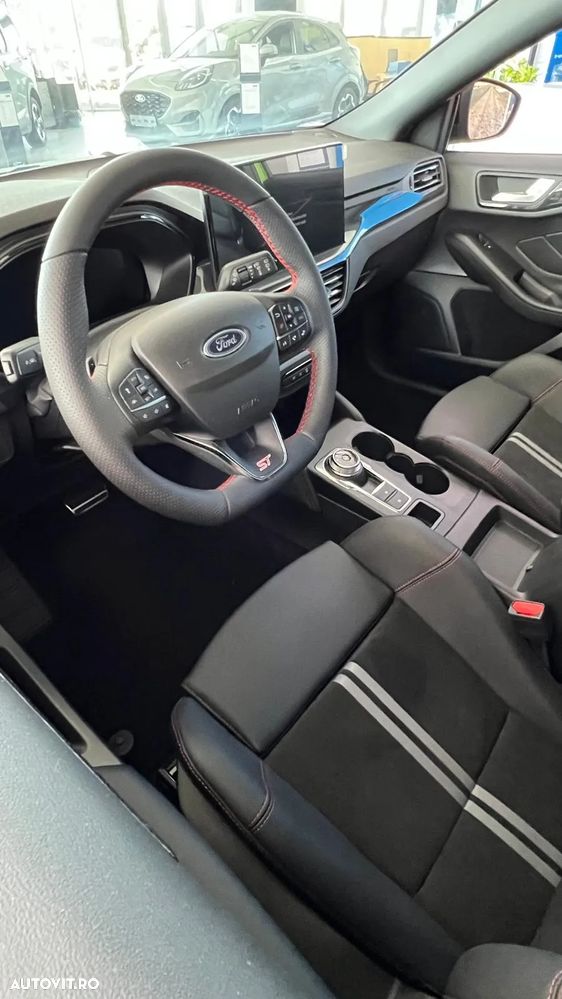 Ford Focus 2.3 Ecoboost 7DCT ST X - 17