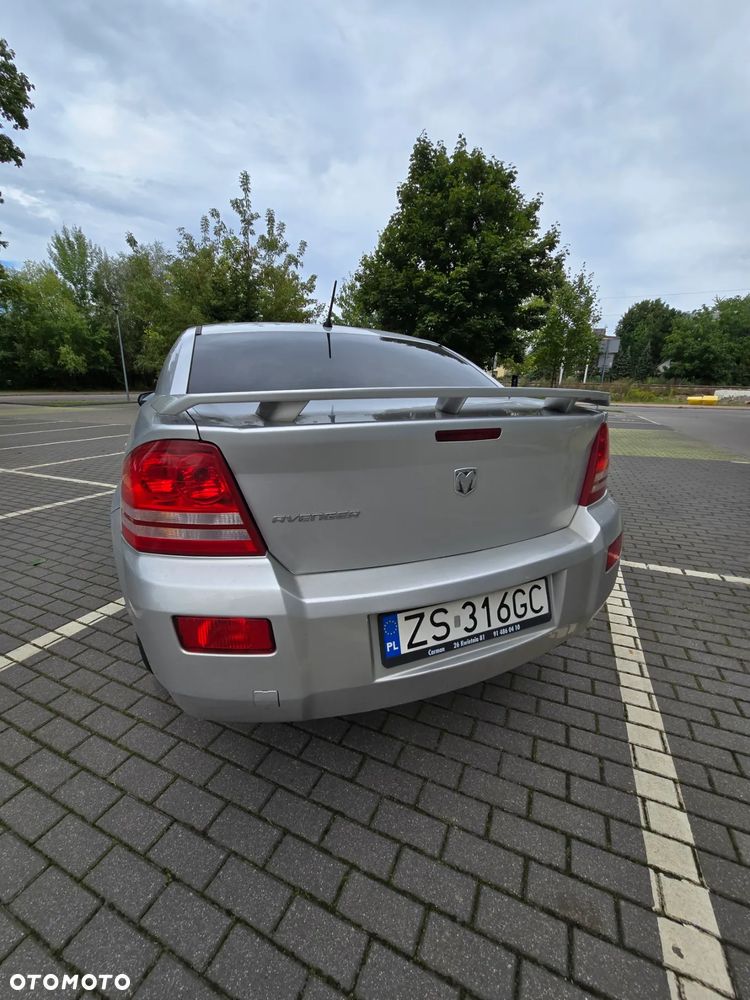 Dodge Avenger - 8