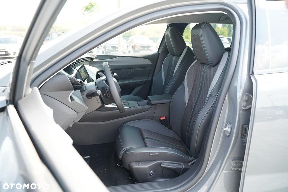 Peugeot 408 1.2 PureTech mHEV Allure S&S e-DSC6 - 11