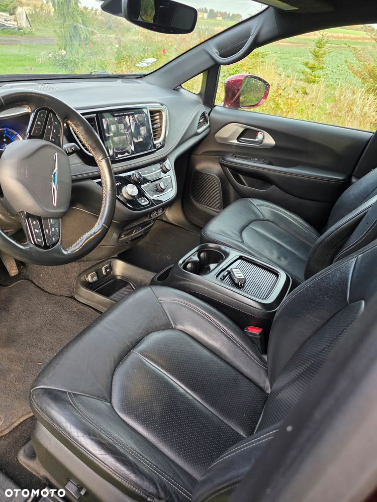 Chrysler Pacifica - 25