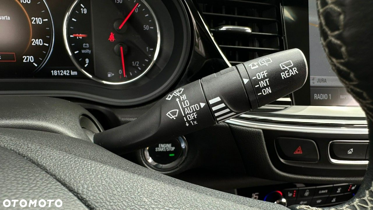 Opel Insignia - 35