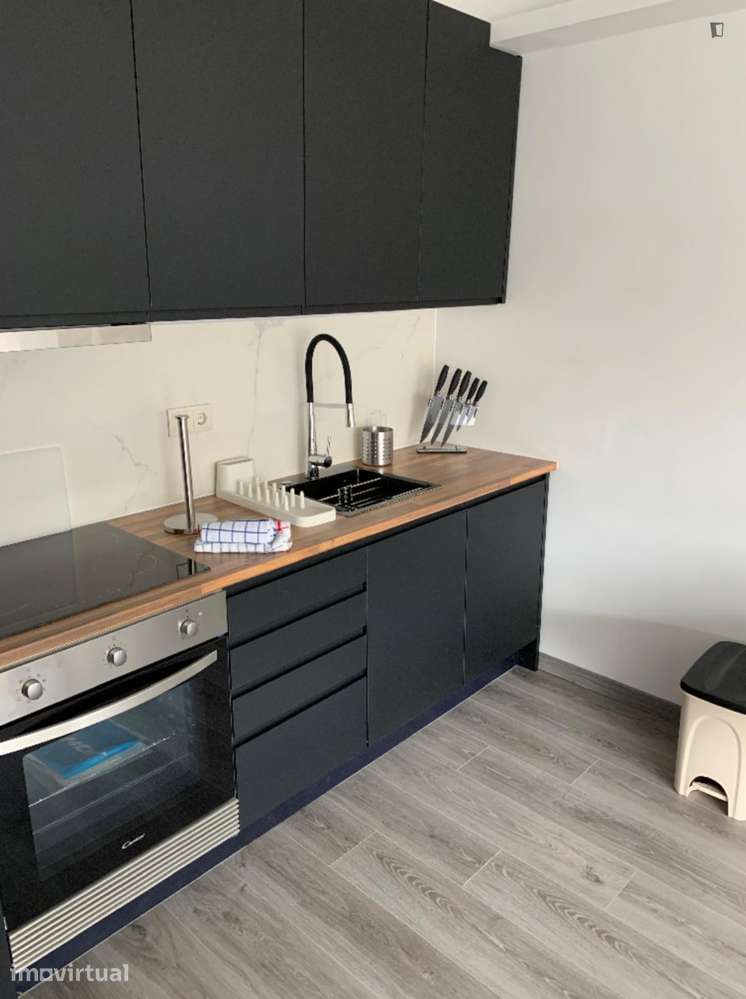 Apartamento com 1 quartos - localizado em Paranhos Porto - Grande imagem: 2/10