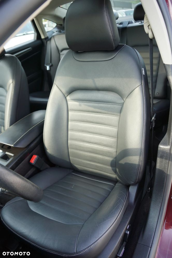 Ford Mondeo 2.0 EcoBoost Titanium - 27