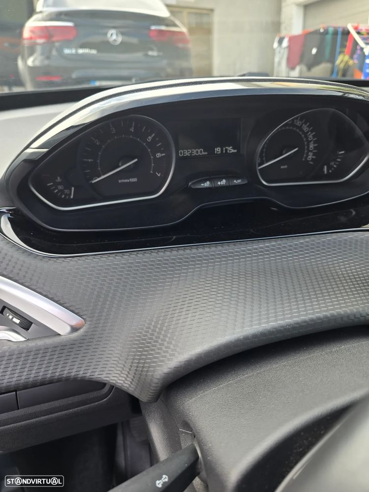 Peugeot 2008 1.2 PureTech Access - 10