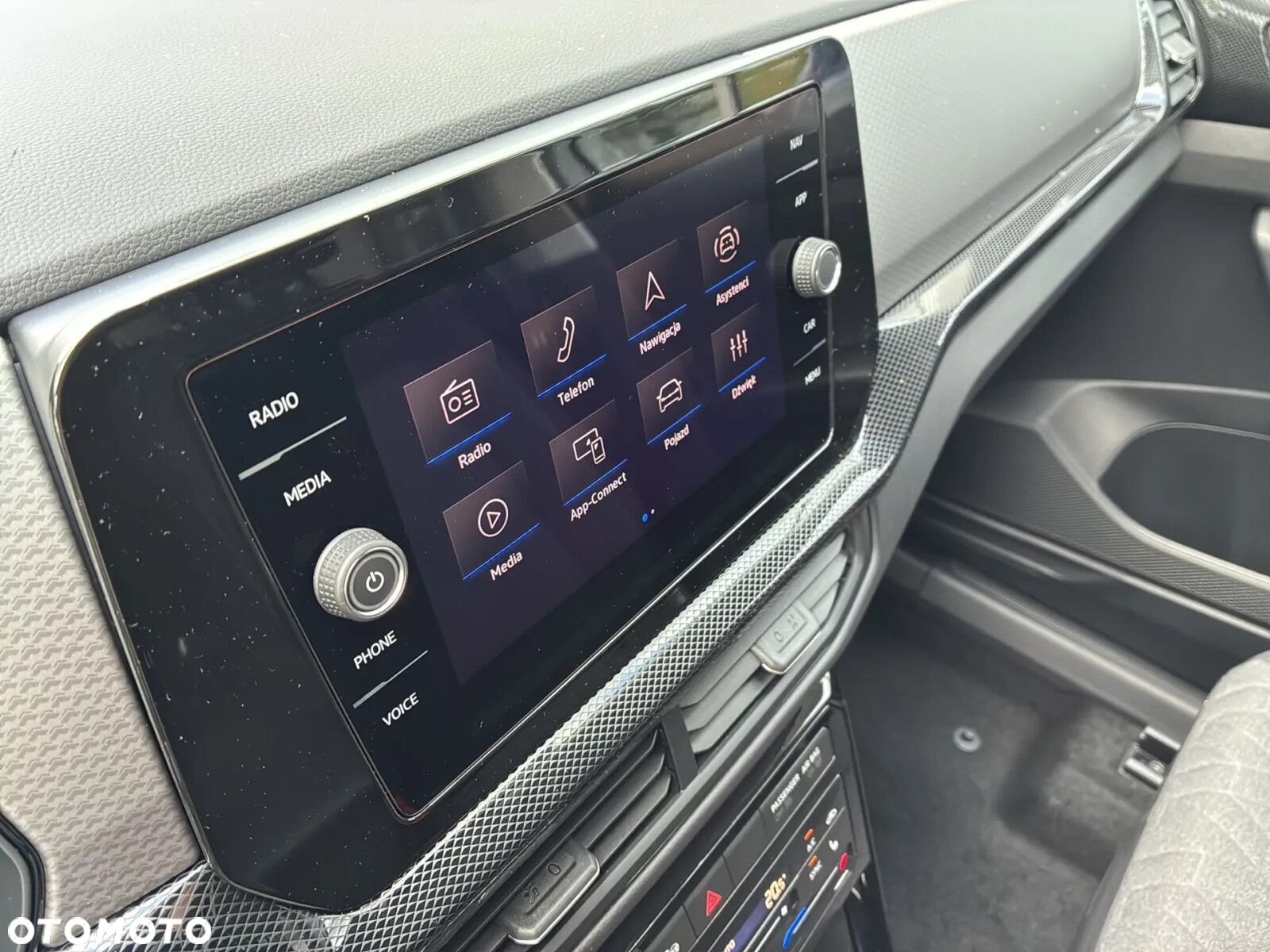 Volkswagen T-Cross - 13