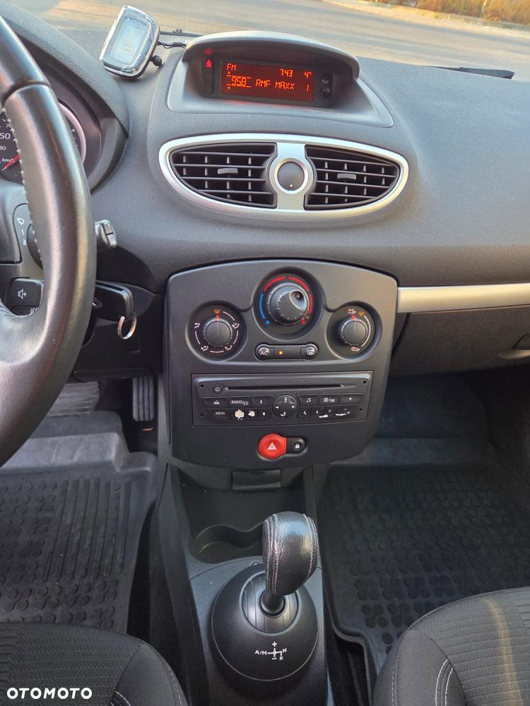 Renault Clio - 22
