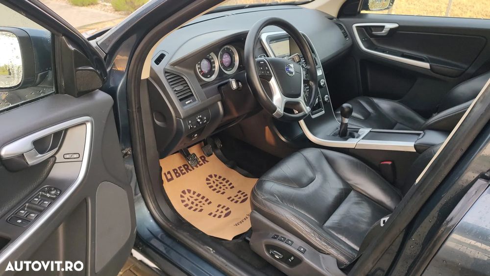Volvo XC 60 D4 Momentum - 8