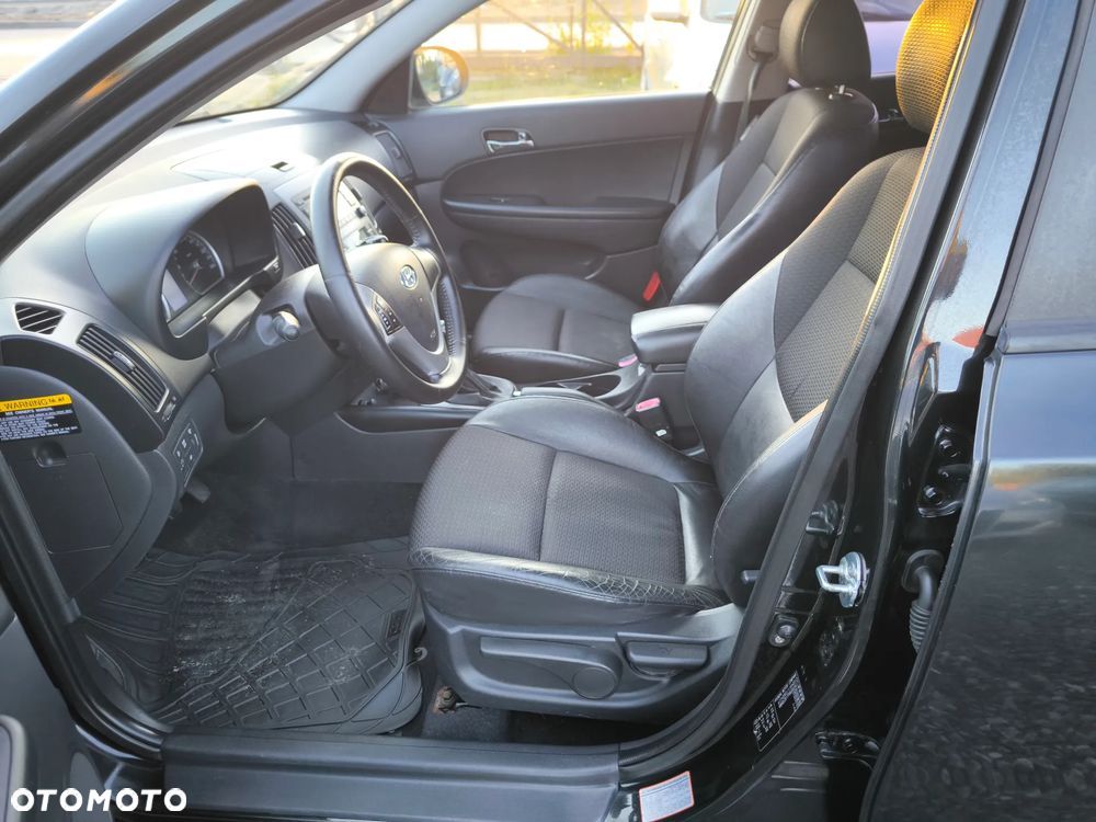 Hyundai i30 1.6 CRDi Premium - 8