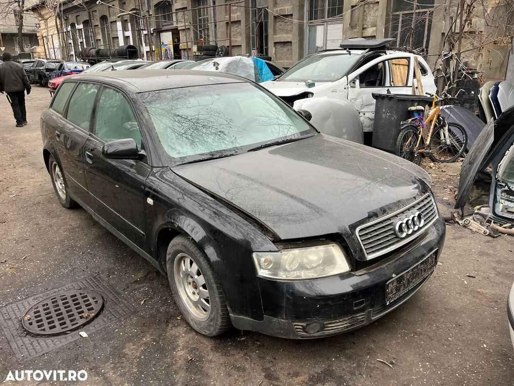 Dezmembrez Audi A4 B6 break negru 2.0 benzina 2002 - 2