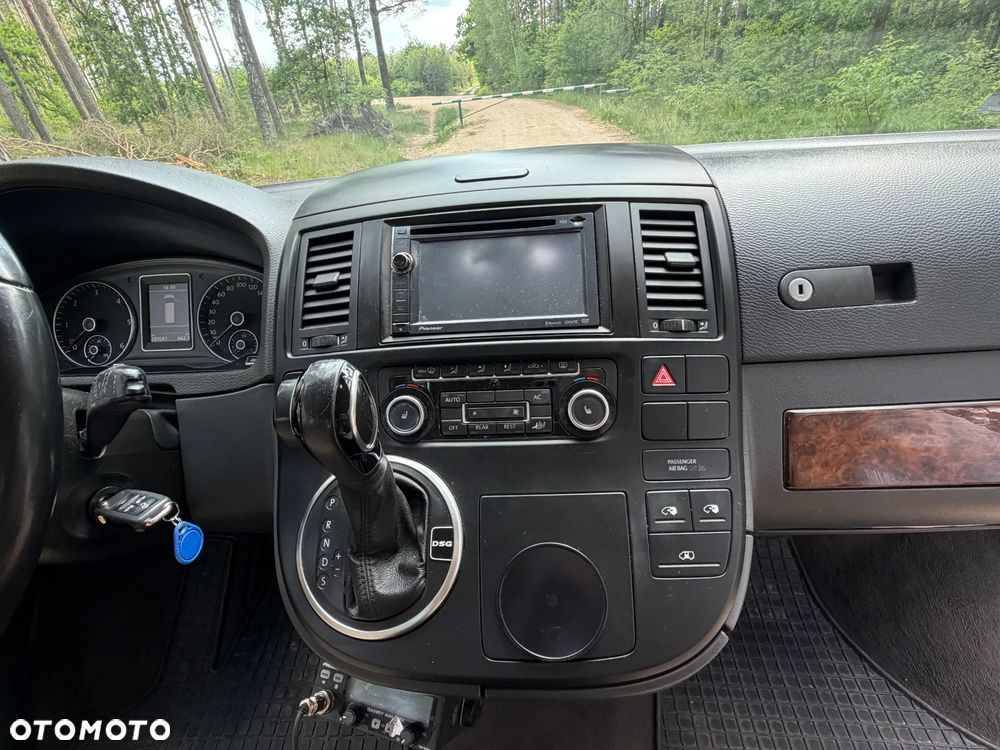 Volkswagen Multivan - 12